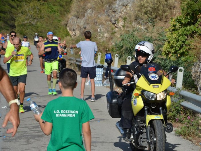 ΕΚΑΒ και Αστυνομία εγγυήθηκαν την ασφάλεια του 11ου Γύρου Λίμνης Ιωαννίνων