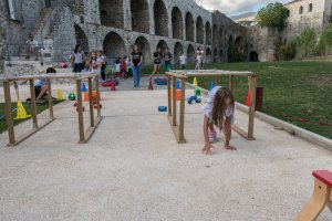 Τα παιδιά έφτιαξαν τα στεφάνια των νικητών